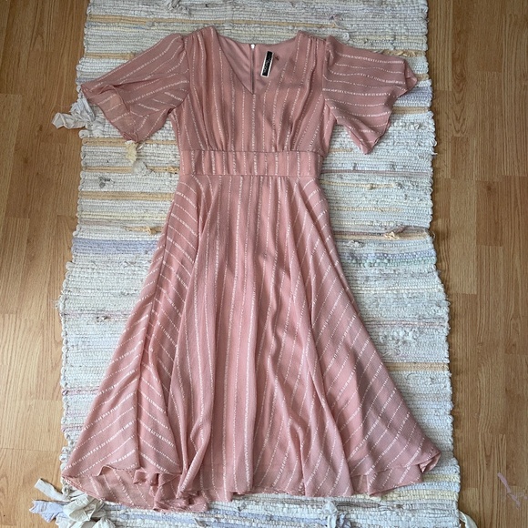 Julian Taylor Dresses & Skirts - Julian Taylor New York Pink Chiffon Fit and Flare Midi Dress Size 8